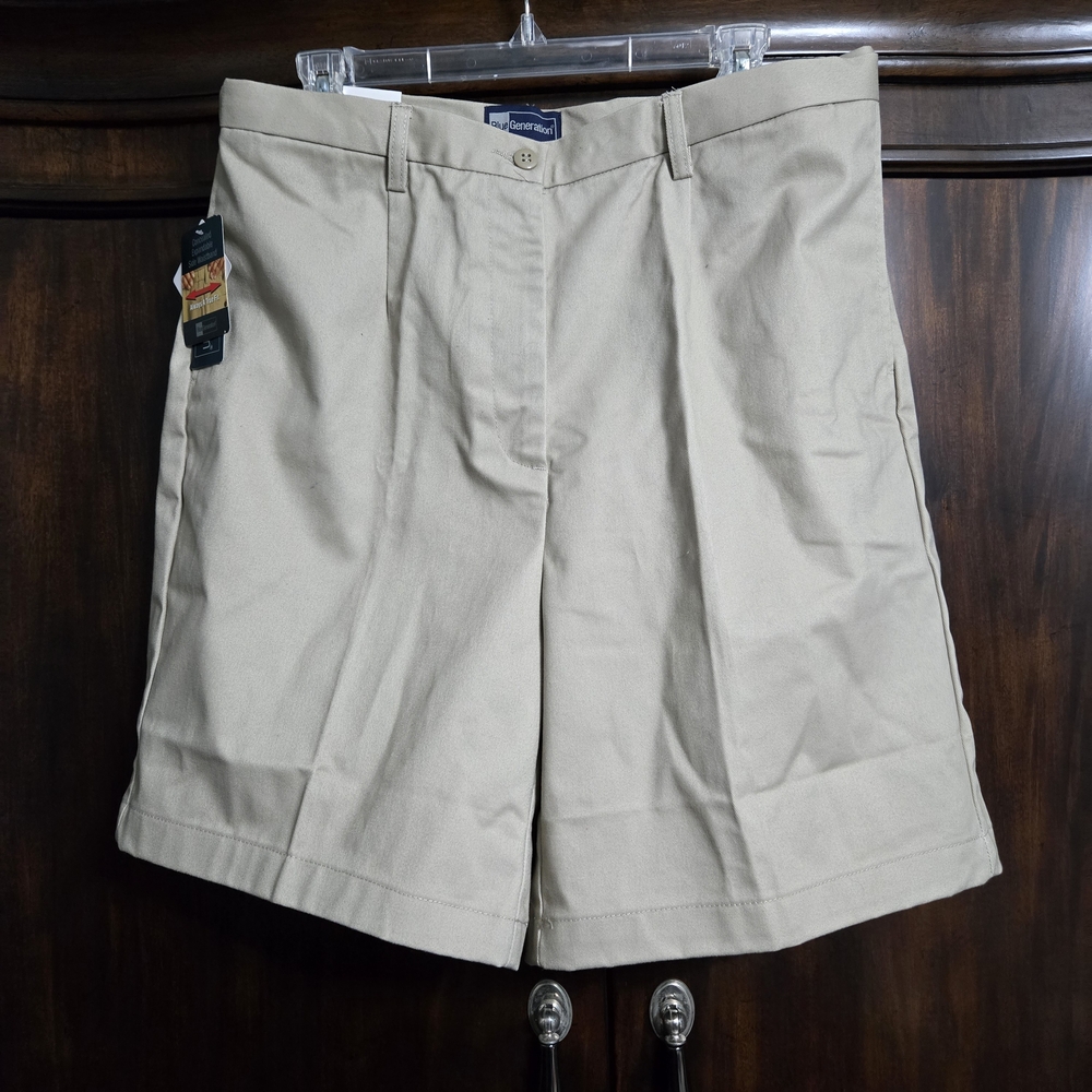 Classic Tan Flat Front Shorts Khakis, 16  NEW